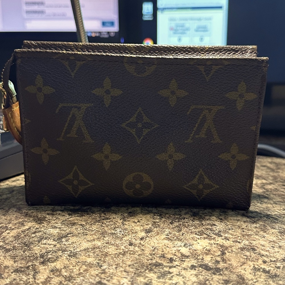 Louis Vuitton Poche Toilette 15 vintage